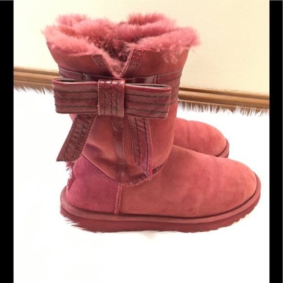 Ugg Bow Boots - Picture 2 of 8